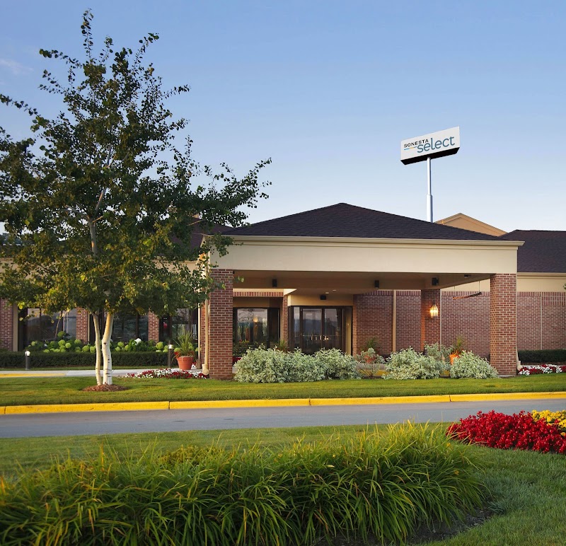 Sonesta Select Milwaukee Brookfield in Brookfield, Wisconsin, United States