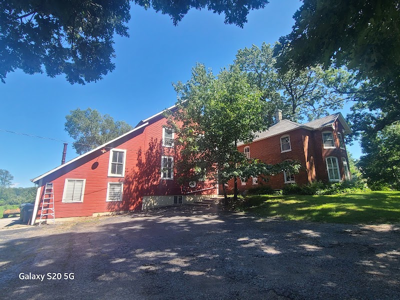 Strawberry Farm Bed & Breakfast in Muscatine, Iowa, United States