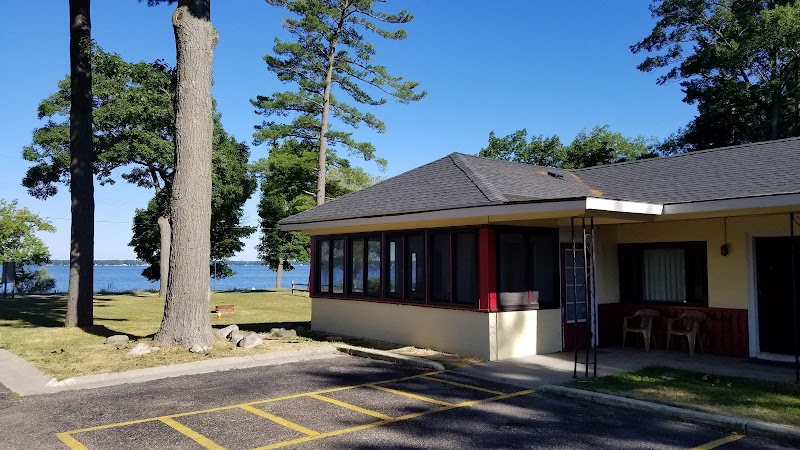 Sun-N-Snow Motel in Cadillac, Michigan, United States