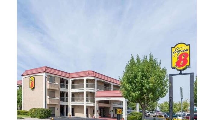 Super 8 by Wyndham Albuquerque Airport in Albuquerque, New Mexico, United States