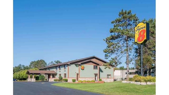 Super 8 by Wyndham Baxter/Brainerd Area in Brainerd, Minnesota, United States