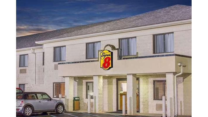 Super 8 by Wyndham Bedford in Bedford, Virginia, United States