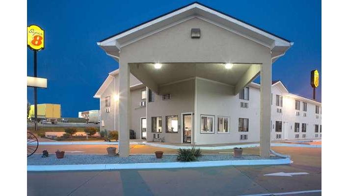 Super 8 by Wyndham Boonville in Boonville, Missouri, United States