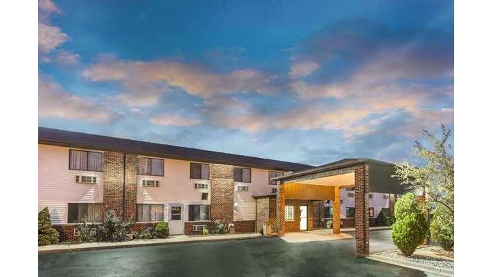 Super 8 by Wyndham Bourbonnais/Kankakee Area in Bradley, Illinois, United States