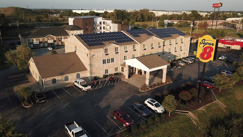 Super 8 by Wyndham Bowling Green North in Bowling Green, Kentucky, United States