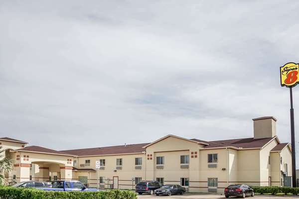 Super 8 by Wyndham Brenham TX in Brenham, Texas, United States