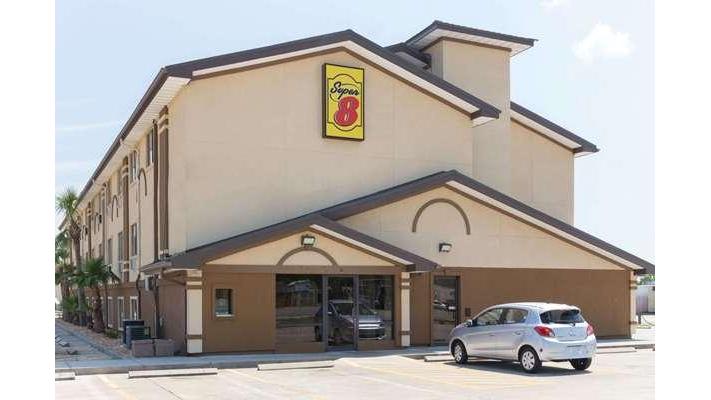 Super 8 by Wyndham Brunswick/St Simons Island Area in Brunswick, Georgia, United States