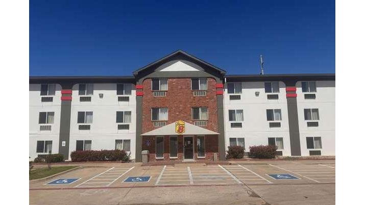 Super 8 by Wyndham Bryan College Station in Bryan, Texas, United States
