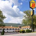 Super 8 by Wyndham Burnham/Lewistown