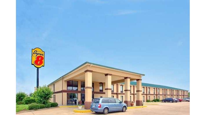 Super 8 by Wyndham Canton in Canton, Mississippi, United States