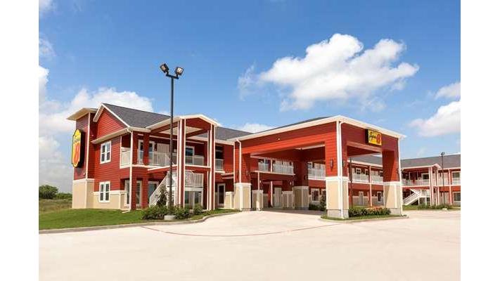 Super 8 by Wyndham Carrizo Springs in Carrizo Springs, Texas, United States