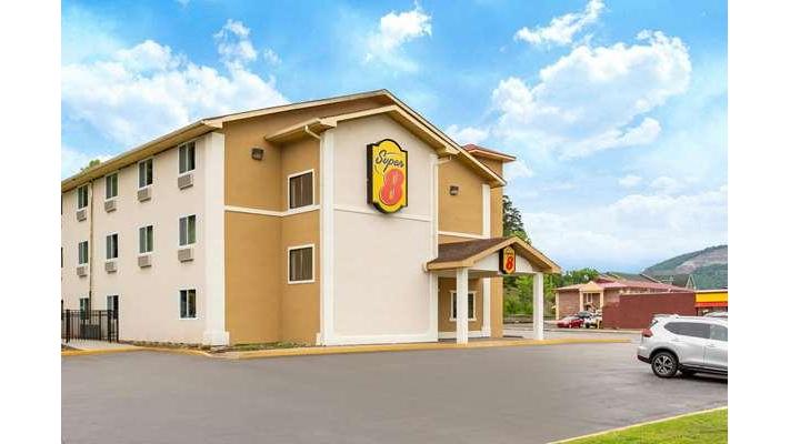 Super 8 by Wyndham Chattanooga Lookout Mountain TN in Chattanooga, Tennessee, United States