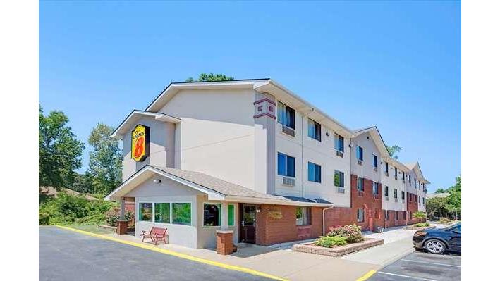 Super 8 by Wyndham Chesapeake/Portsmouth in Chesapeake, Virginia, United States