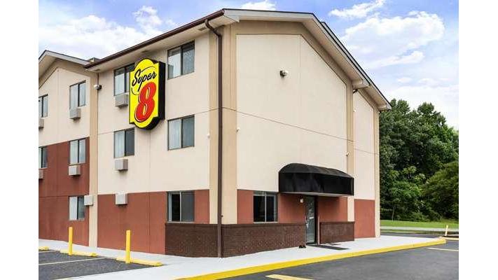 Super 8 by Wyndham Chester/Richmond Area in Chester, Virginia, United States