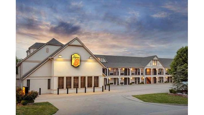 Super 8 by Wyndham City/Moore in Moore, Oklahoma, United States