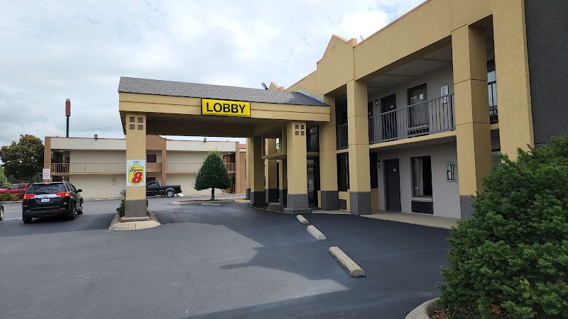 Super 8 by Wyndham Clarksville Northeast in Clarksville, Tennessee, United States