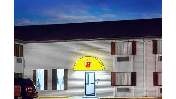 Super 8 by Wyndham Columbus in Columbus, Nebraska, United States
