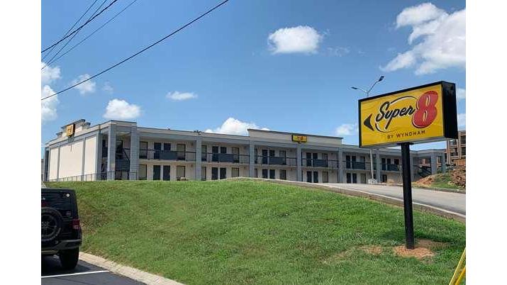 Super 8 by Wyndham Cookeville in Cookeville, Tennessee, United States