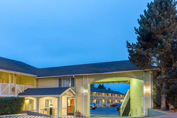 Super 8 by Wyndham Coos Bay/North Bend in Coos Bay, Oregon, United States
