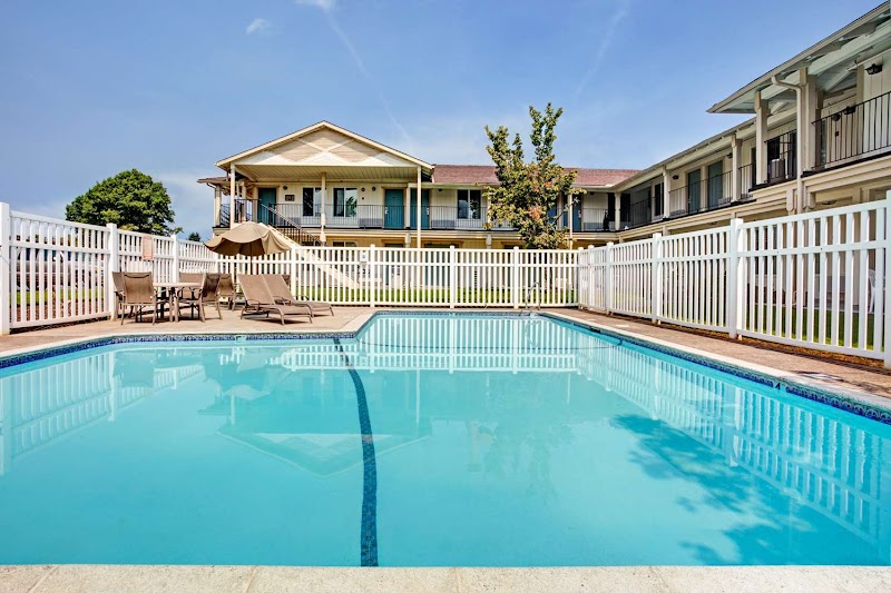 Super 8 by Wyndham Creswell/South Eugene in Creswell, Oregon, United States