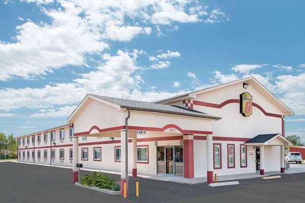 Super 8 by Wyndham Dalhart in Dalhart, Texas, United States