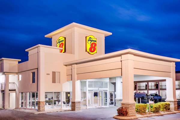Super 8 by Wyndham Dalton in Dalton, Georgia, United States
