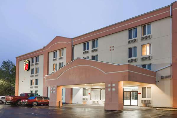 Super 8 by Wyndham Danbury in Danbury, Connecticut, United States