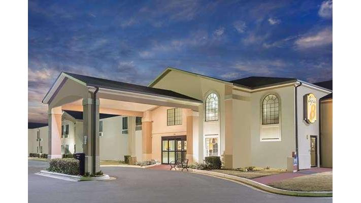 Super 8 by Wyndham Dawsonville in Dawsonville, Georgia, United States