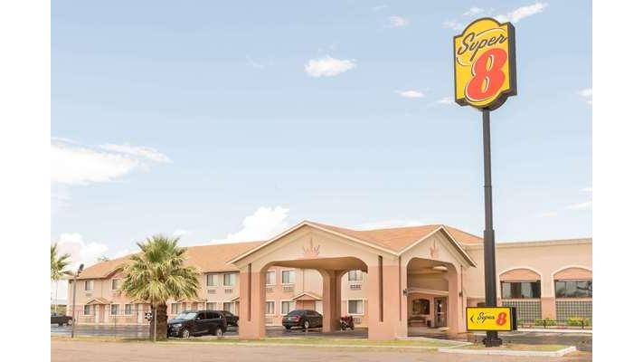 Super 8 by Wyndham Deming NM in Deming, New Mexico, United States