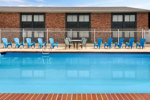 Super 8 by Wyndham Des Moines in Des Moines, Iowa, United States