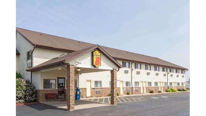 Super 8 by Wyndham Dixon in Dixon, Illinois, United States