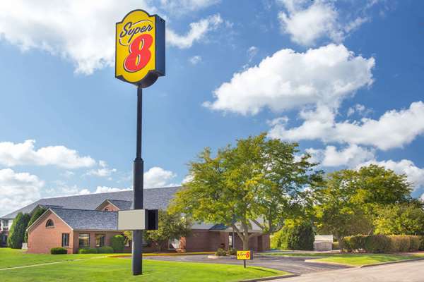 Super 8 by Wyndham Dodgeville in Dodgeville, Wisconsin, United States