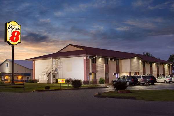 Super 8 by Wyndham Eau Claire I-94 in Eau Claire, Wisconsin, United States