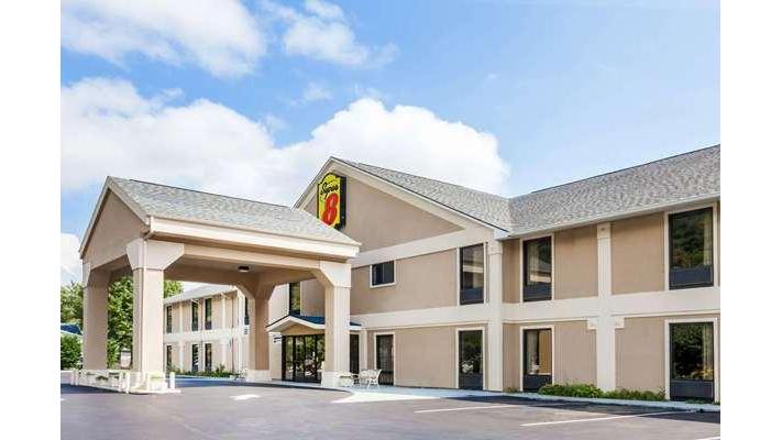 Super 8 by Wyndham Erwin in Erwin, Tennessee, United States