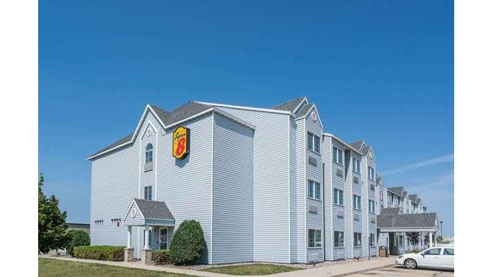 Super 8 by Wyndham Fargo Airport in Fargo, North Dakota, United States