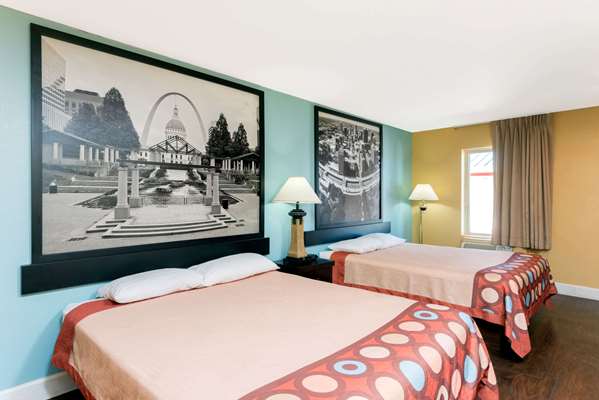 Super 8 by Wyndham Fenton/St. Louis Area in Fenton, Missouri, United States