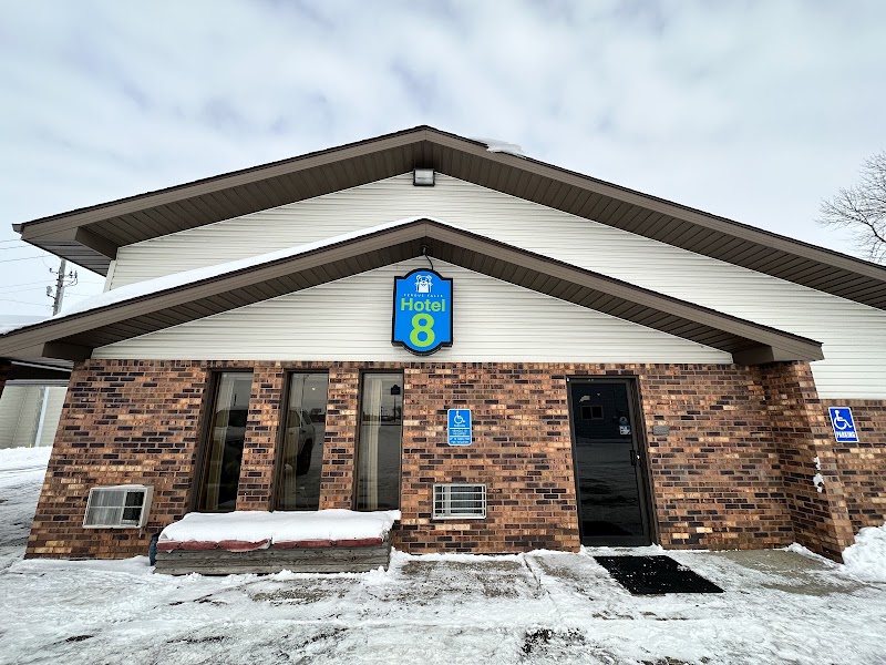 Super 8 by Wyndham Fergus Falls in Fergus Falls, Minnesota, United States