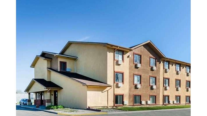 Super 8 by Wyndham Flint Township Miller Rd/Bishop Airport in Flint, Michigan, United States