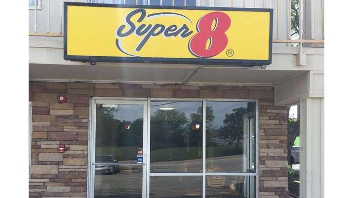 Super 8 by Wyndham Florence in Florence, Kentucky, United States