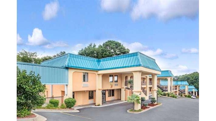 Super 8 by Wyndham Forest Park in Forest Park, Georgia, United States