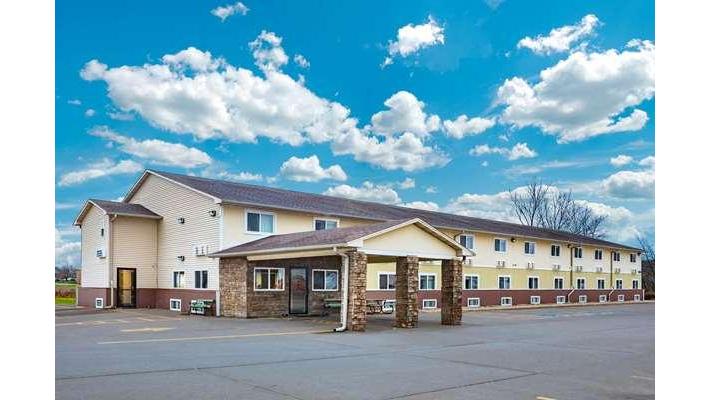 Super 8 by Wyndham Fort Madison in Fort Madison, Iowa, United States