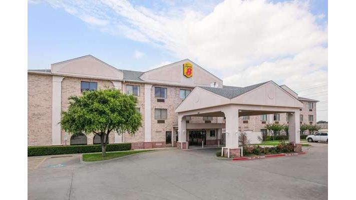 Super 8 by Wyndham Garland North Dallas Area in Garland, Texas, United States