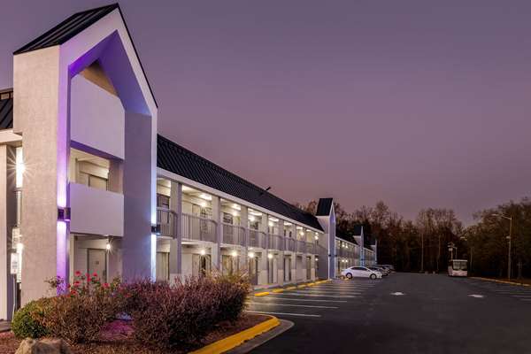 Super 8 by Wyndham Garysburg/Roanoke Rapids in Roanoke Rapids, North Carolina, United States