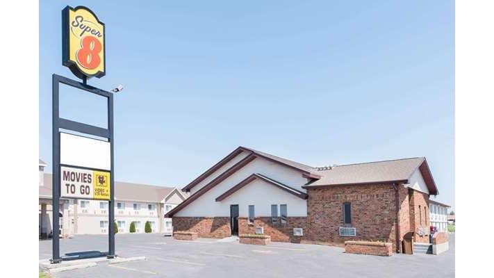Super 8 by Wyndham Glendive in Glendive, Montana, United States