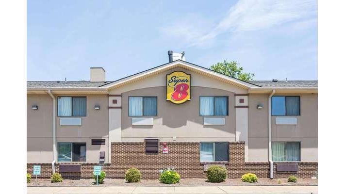 Super 8 by Wyndham Hampton in Hampton, Virginia, United States