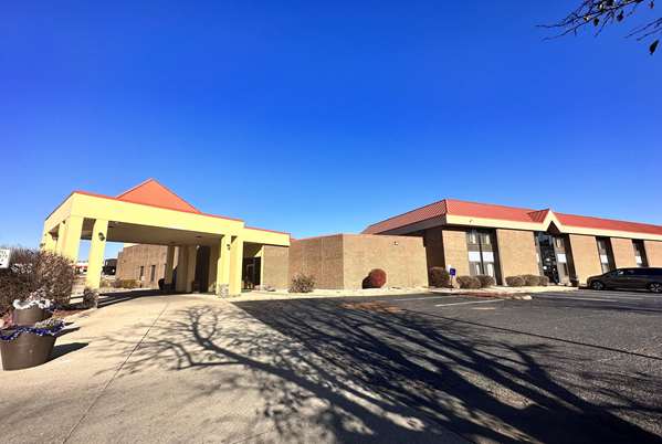 Super 8 by Wyndham Harrison OH in Harrison, Ohio, United States