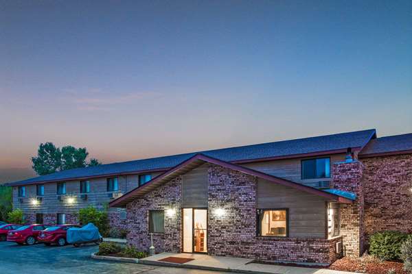 Super 8 by Wyndham Hartford WI in Hartford, Wisconsin, United States