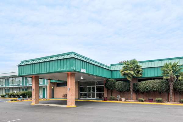 Super 8 by Wyndham Hope in Hope, Arkansas, United States