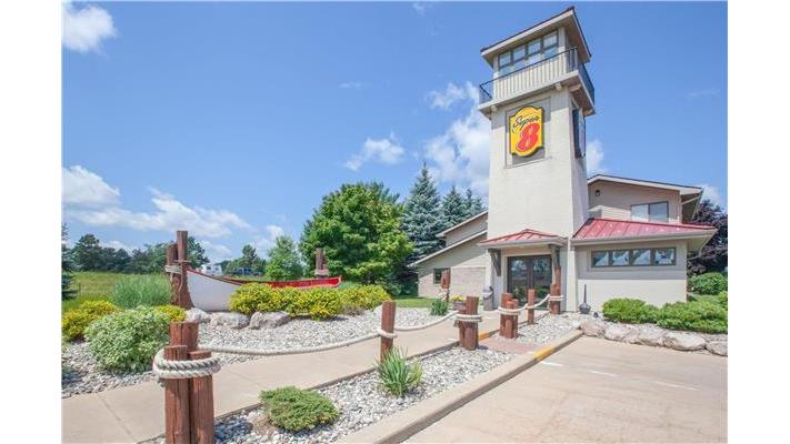 Super 8 by Wyndham Houghton Lake in Houghton Lake, Michigan, United States