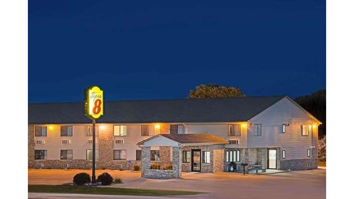 Super 8 by Wyndham Humboldt in Humboldt, Iowa, United States